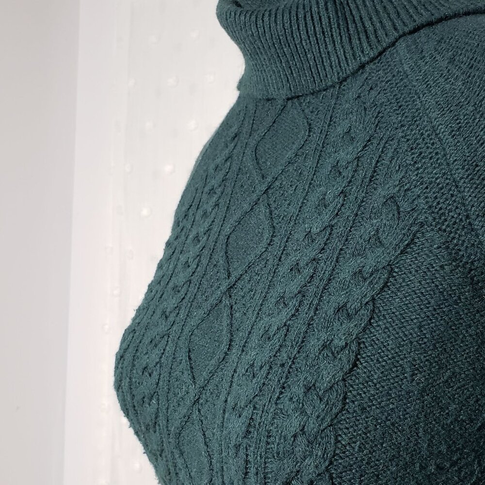 VINTAGE ESPIRIT Forest Green Cable Knit Turtleneck Sweater - Picture 2 of 3